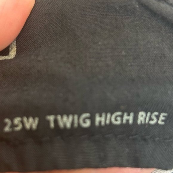 Urban Outfitters BDG Twig Ripped High-Waisted Skinny Jeans Black - Picture 9 of 9